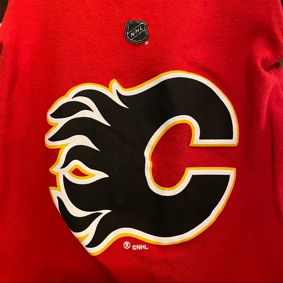 Calgary Flames Onesie Size 18 Months - Picture 2 of 5